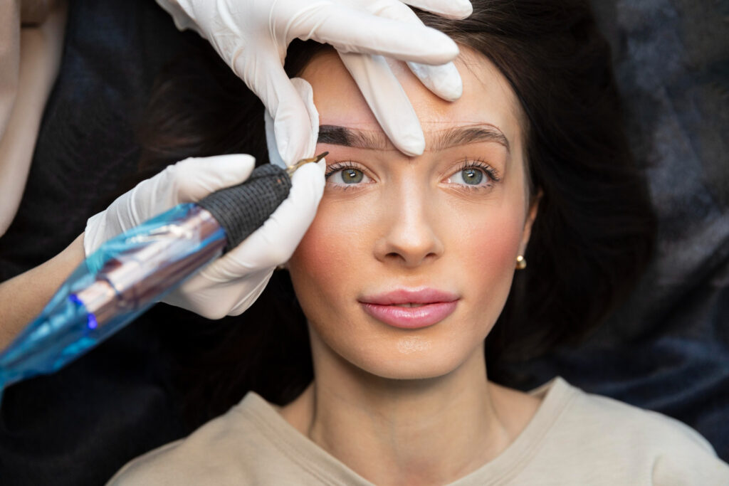Unterschied zwischen Microblading und Permanent Make-up